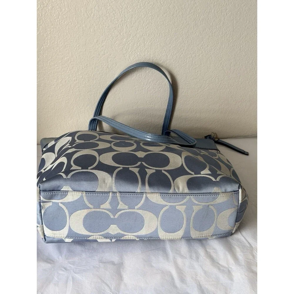 Authentic Coach Signature C Tote Laura Denim Blue #F18335 Large Bag w/Charm